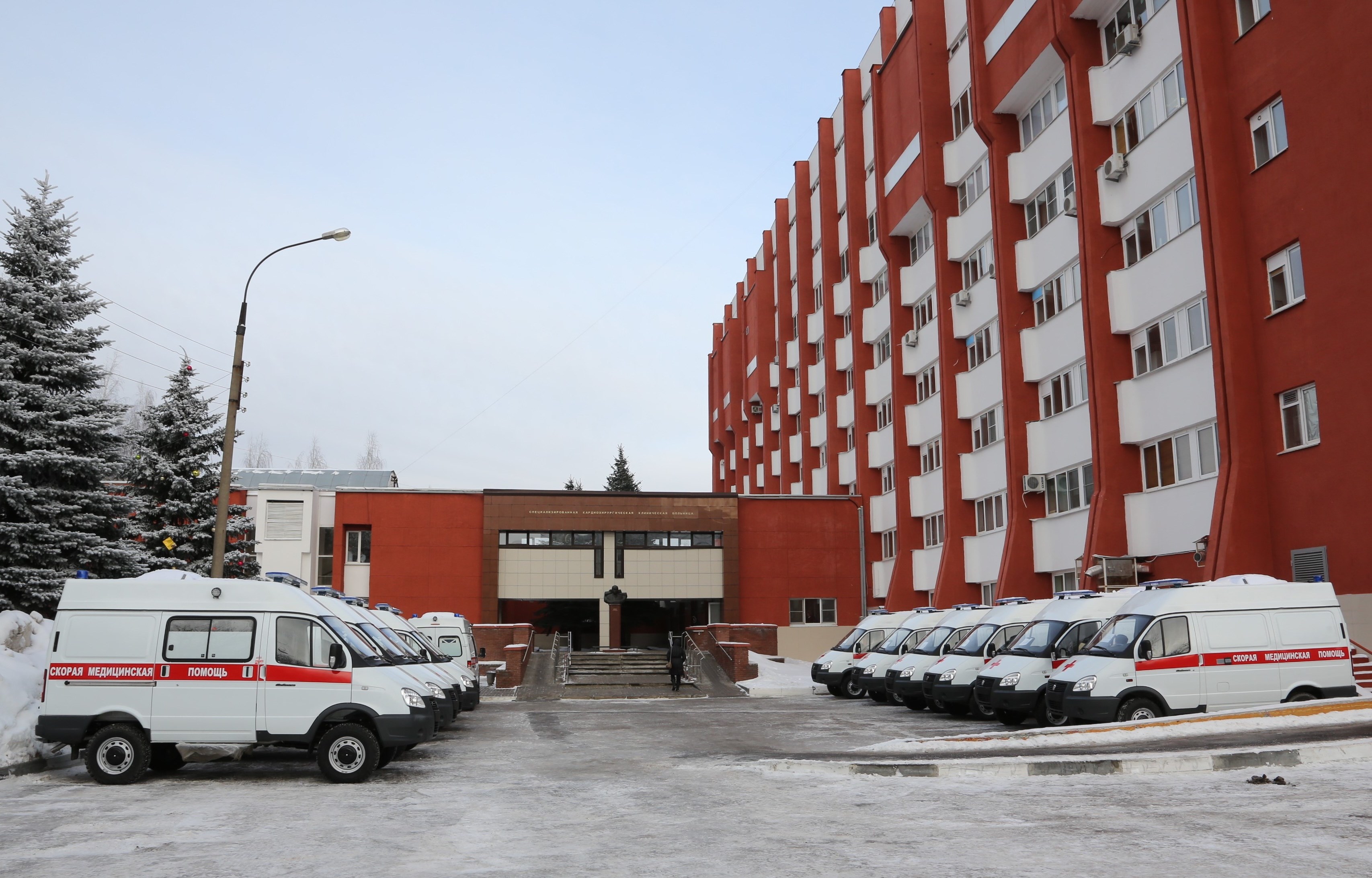 Нижегородская областная больница. Кардиологический центр Нижний Новгород Ванеева 209. Кардиоцентр на ул Ванеева. Улица кардиоцентр в Нижнем Новгороде. Скорые Нижегородской области.